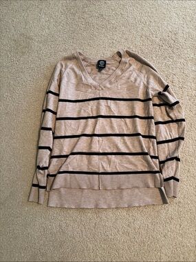 bobeau Beige V-Neck Sweater with Black Stripes